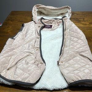 Women’s size large tan vest